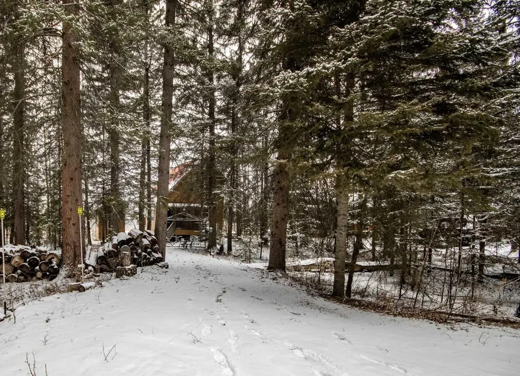 5227 Township Road 320 Rural Mountain View County AB T0M 1X0
