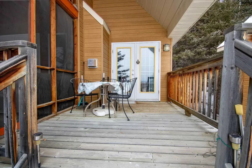 5227 Township Road 320 Rural Mountain View County AB T0M 1X0