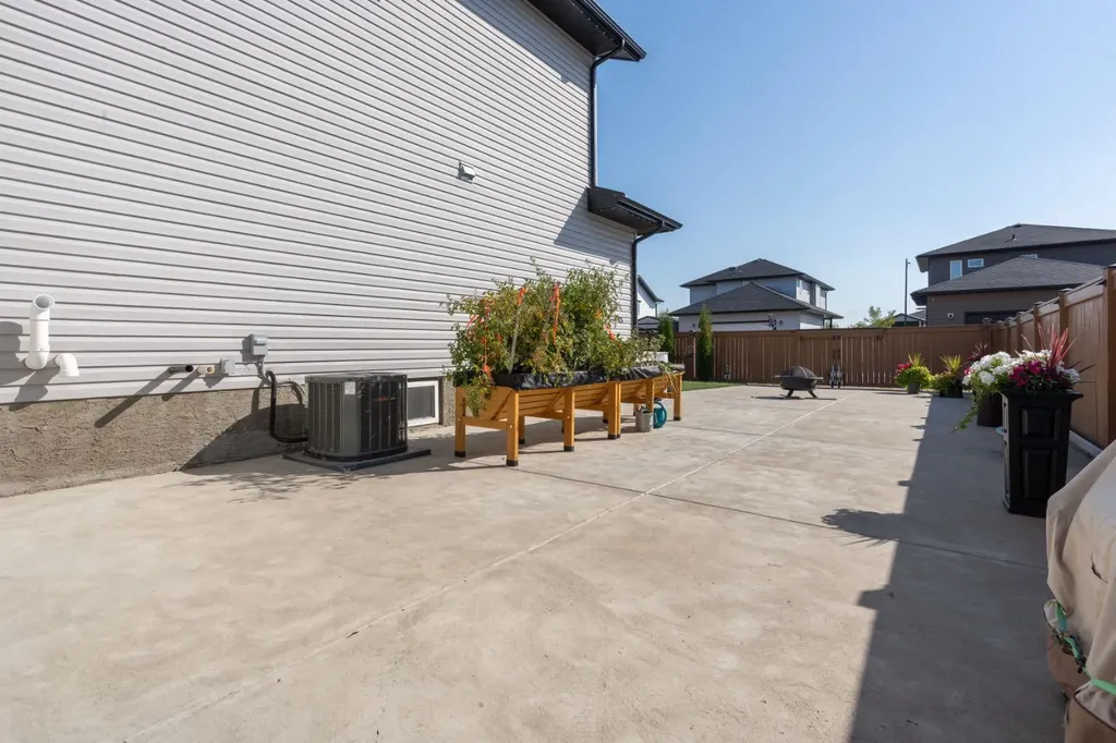 2607 63 Street Camrose AB T4V 5J6