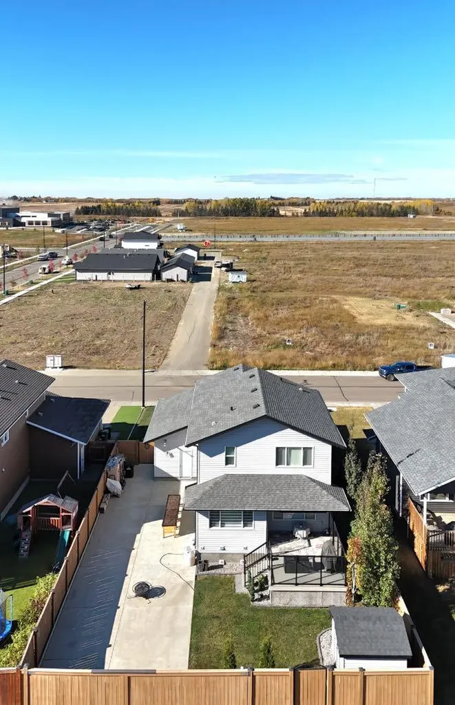 2607 63 Street Camrose AB T4V 5J6