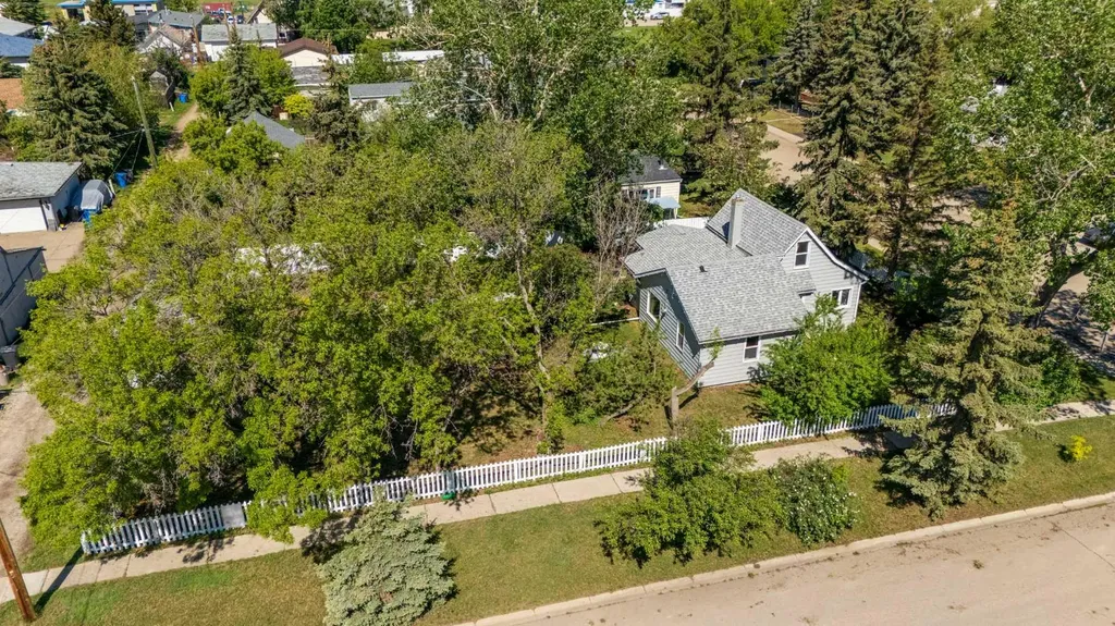 235 3 Street Irricana AB T0M 1B0