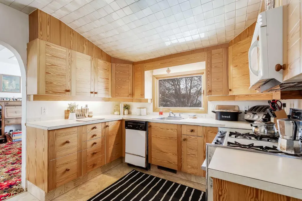235 3 Street Irricana AB T0M 1B0