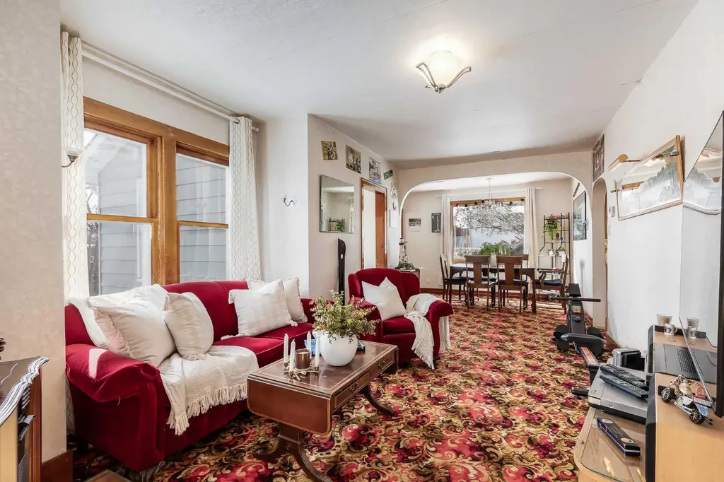 235 3 Street Irricana AB T0M 1B0