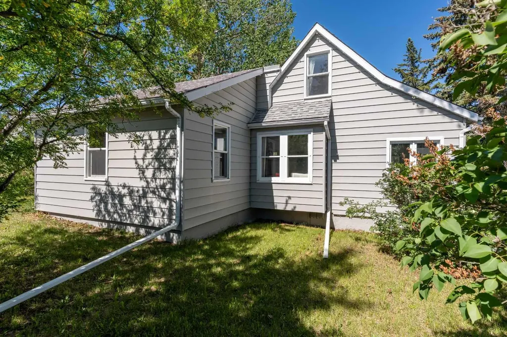 235 3 Street Irricana AB T0M 1B0