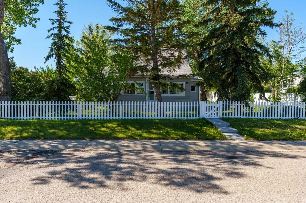 235 3 Street Irricana AB T0M 1B0