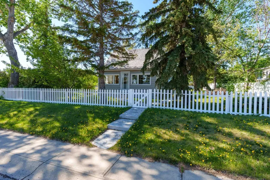 235 3 Street Irricana AB T0M 1B0