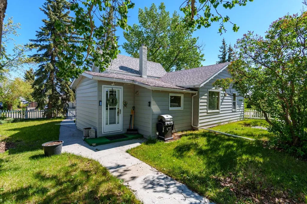 235 3 Street Irricana AB T0M 1B0