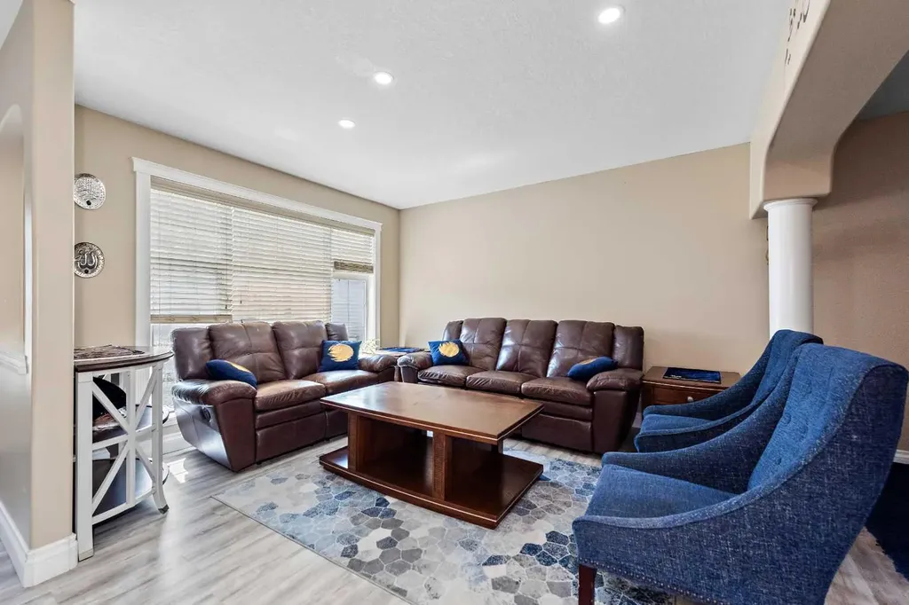 66 Royal Highland Road NW Calgary AB T3G 4Y4