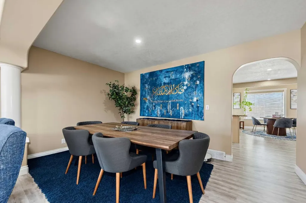 66 Royal Highland Road NW Calgary AB T3G 4Y4
