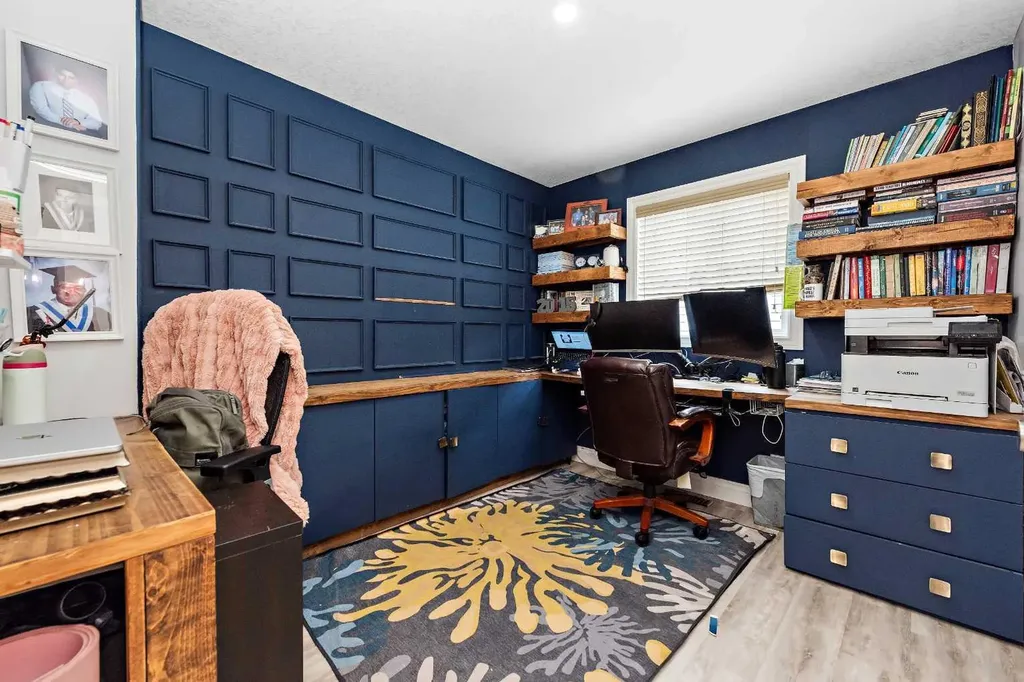 66 Royal Highland Road NW Calgary AB T3G 4Y4