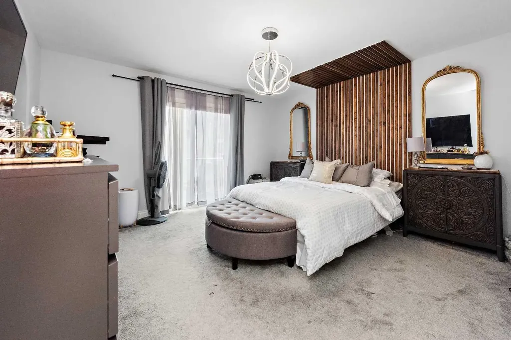 66 Royal Highland Road NW Calgary AB T3G 4Y4