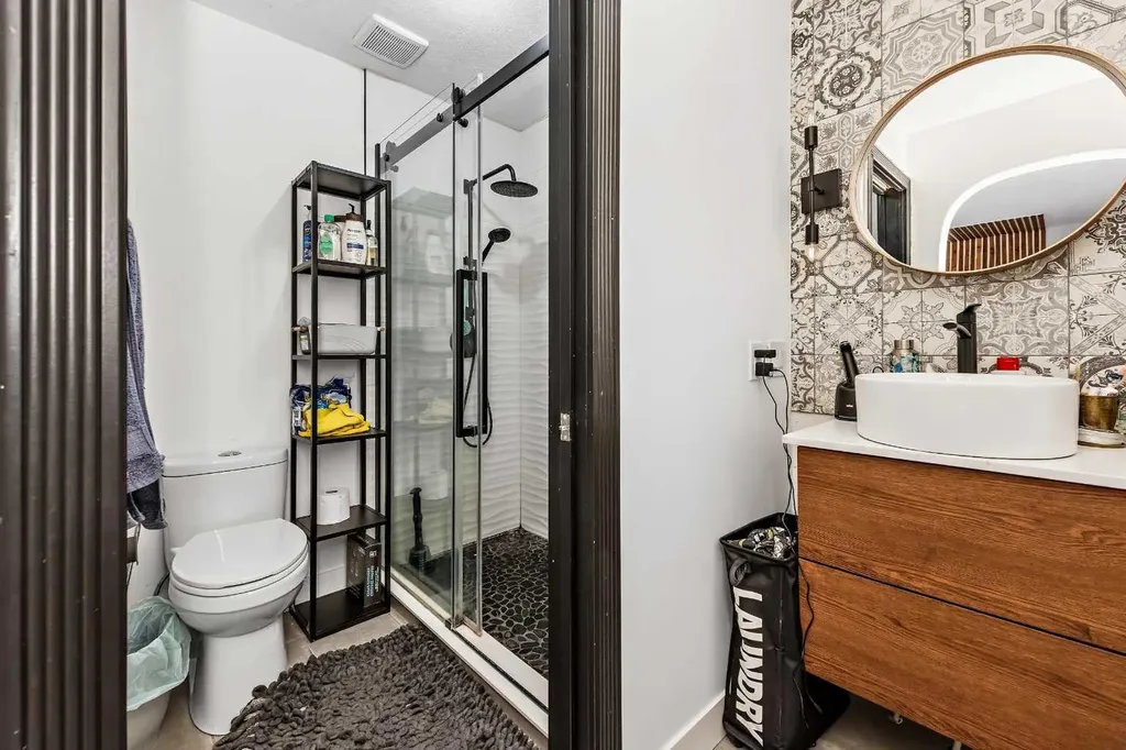 66 Royal Highland Road NW Calgary AB T3G 4Y4