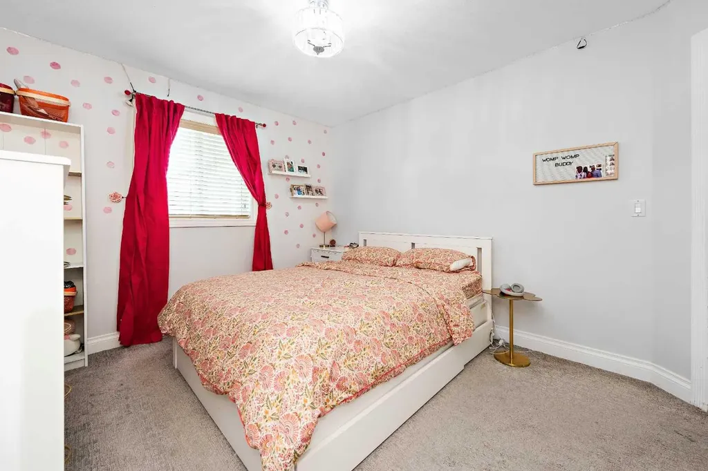 66 Royal Highland Road NW Calgary AB T3G 4Y4