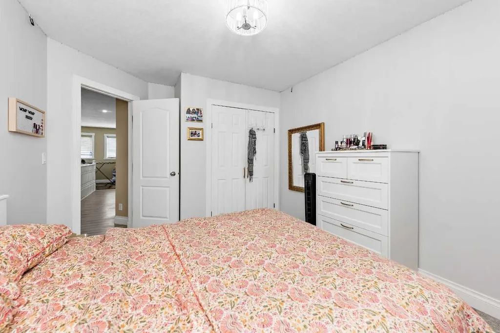 66 Royal Highland Road NW Calgary AB T3G 4Y4