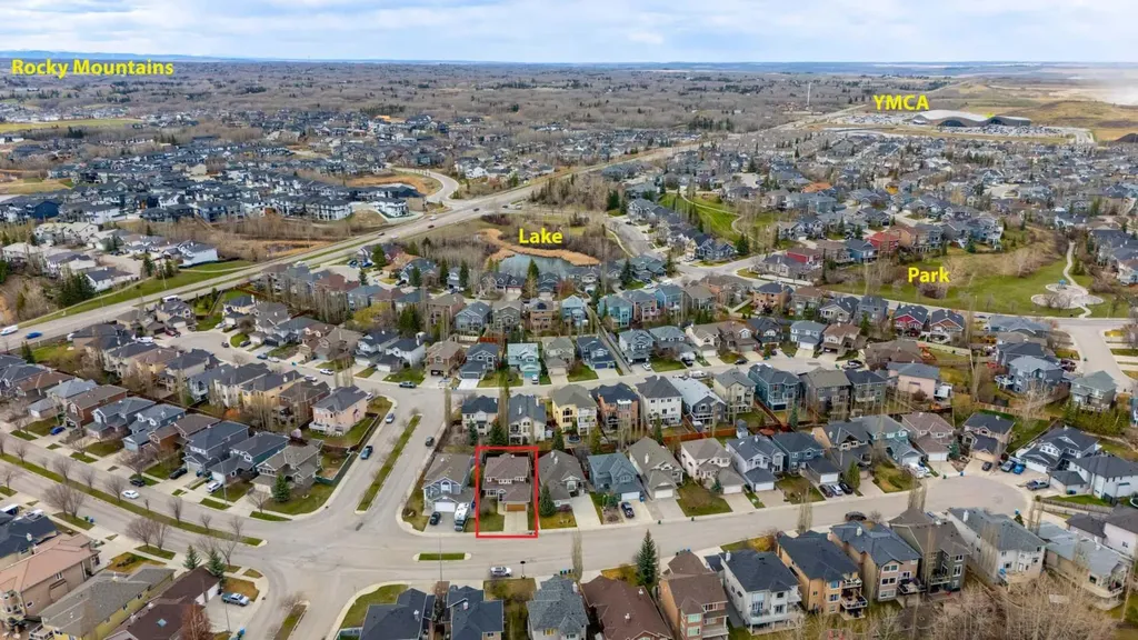 66 Royal Highland Road NW Calgary AB T3G 4Y4