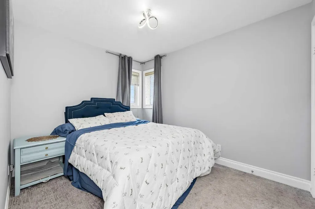 66 Royal Highland Road NW Calgary AB T3G 4Y4