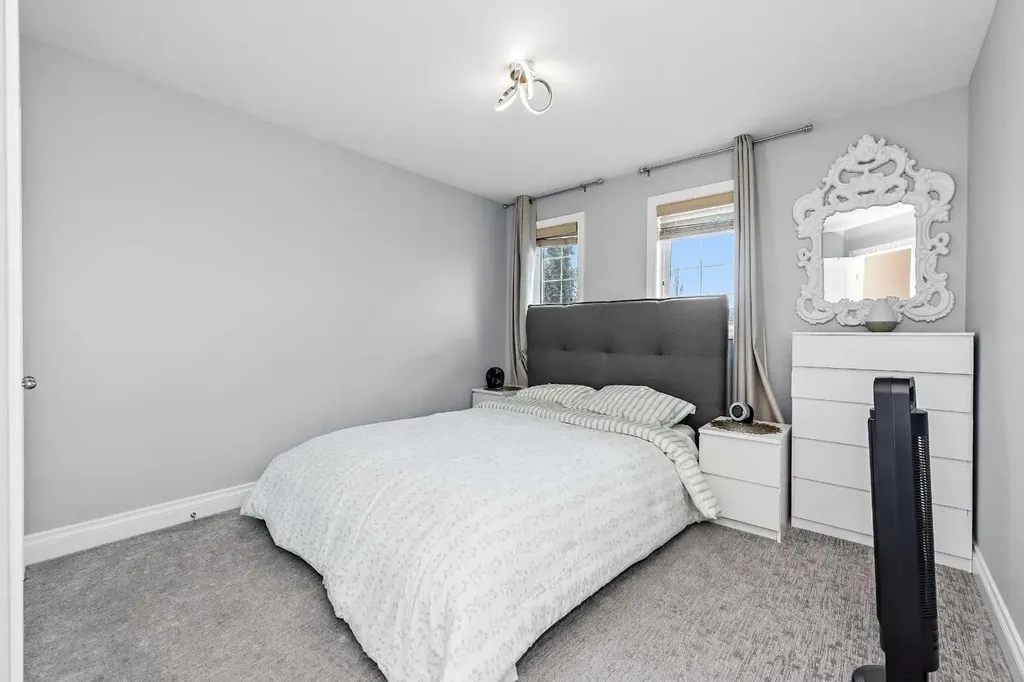 66 Royal Highland Road NW Calgary AB T3G 4Y4