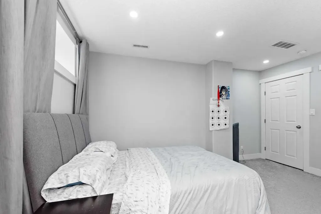 66 Royal Highland Road NW Calgary AB T3G 4Y4