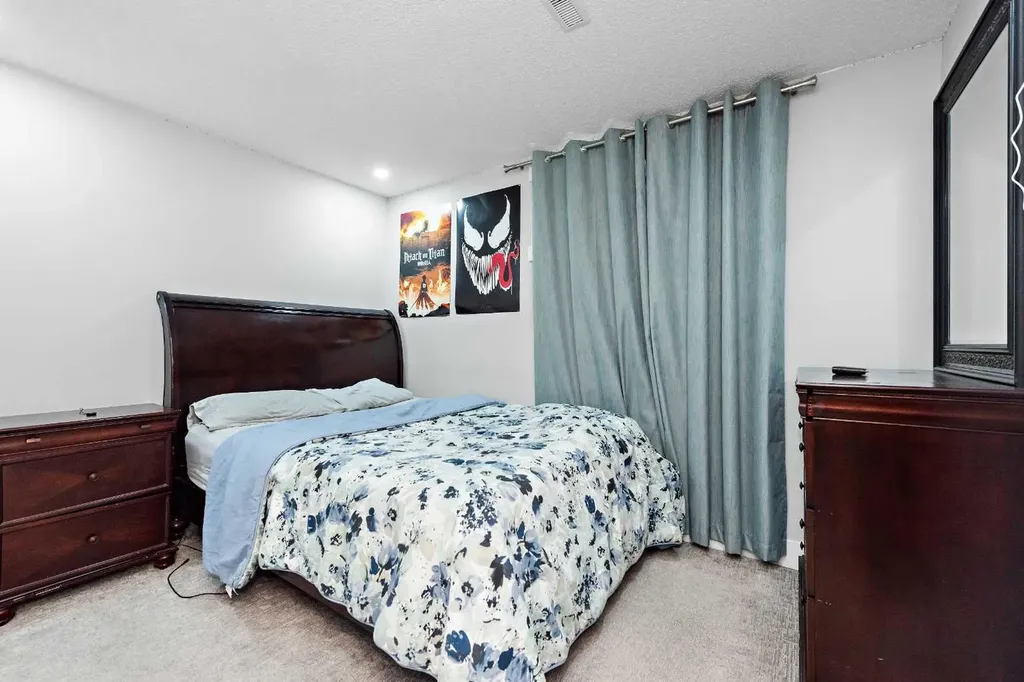 66 Royal Highland Road NW Calgary AB T3G 4Y4