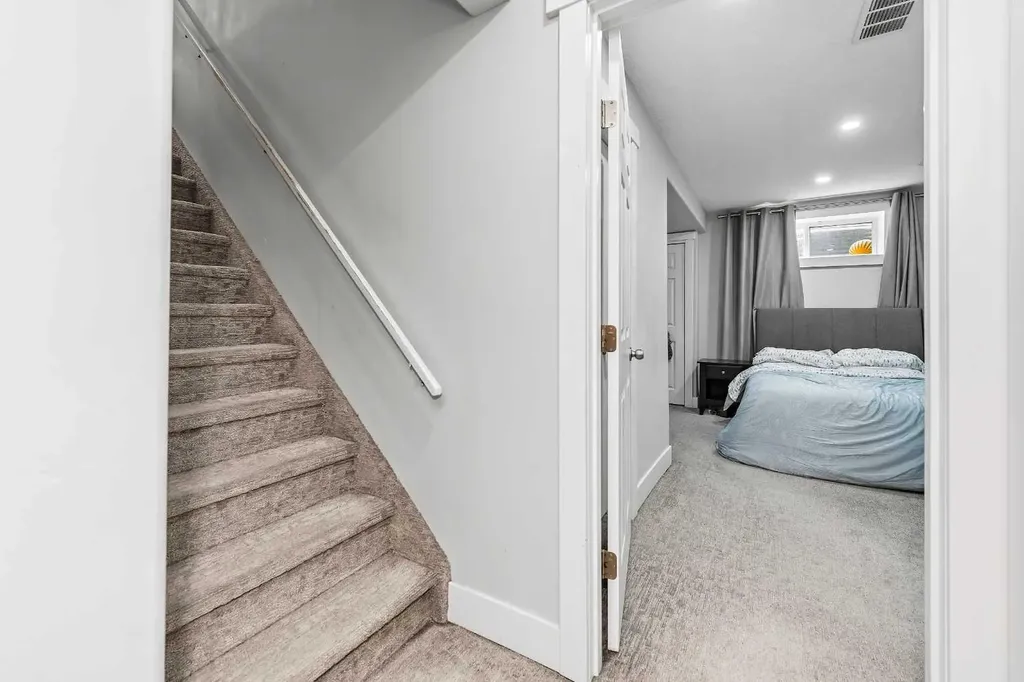 66 Royal Highland Road NW Calgary AB T3G 4Y4