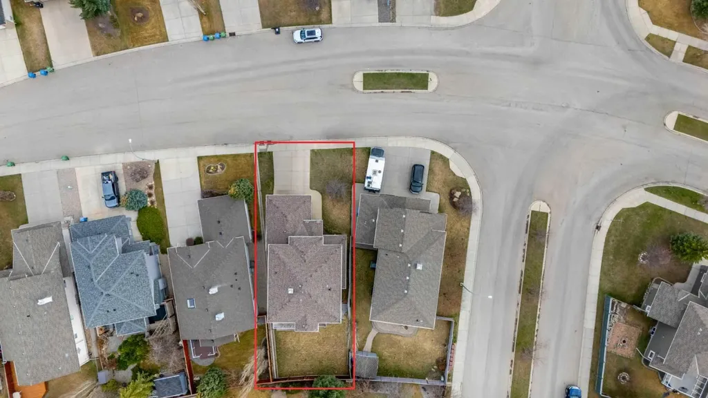 66 Royal Highland Road NW Calgary AB T3G 4Y4