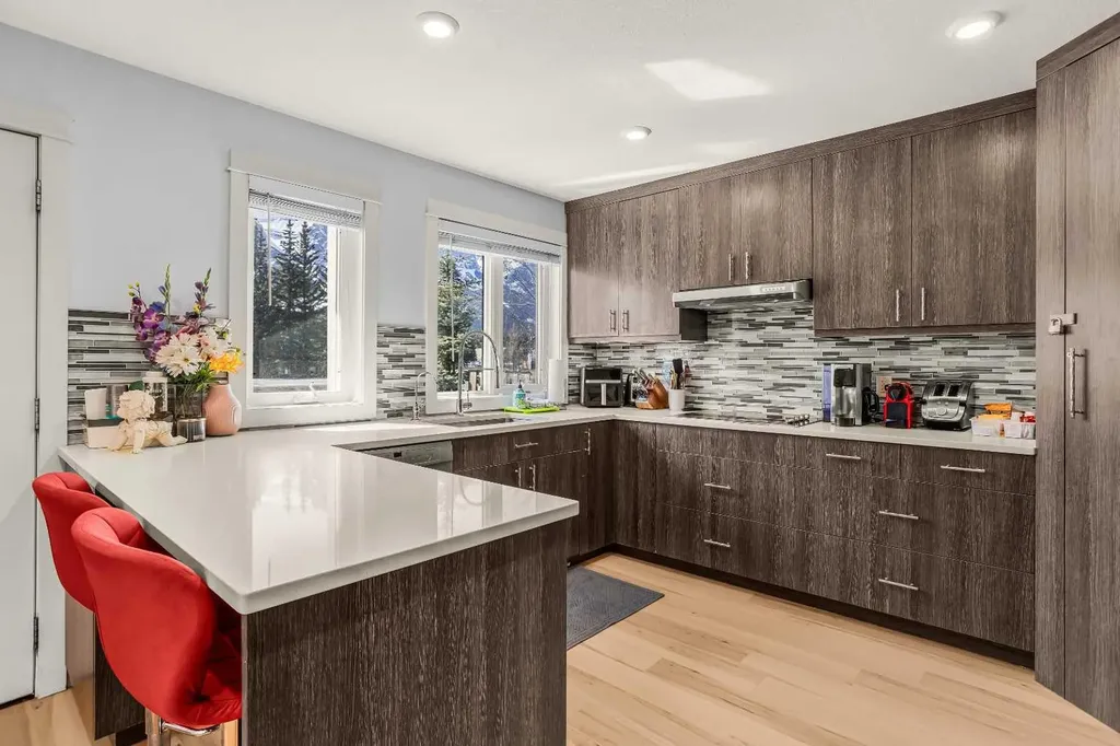 1406 2nd Avenue Canmore AB T1W 1M9