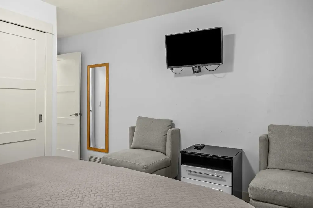 1406 2nd Avenue Canmore AB T1W 1M9