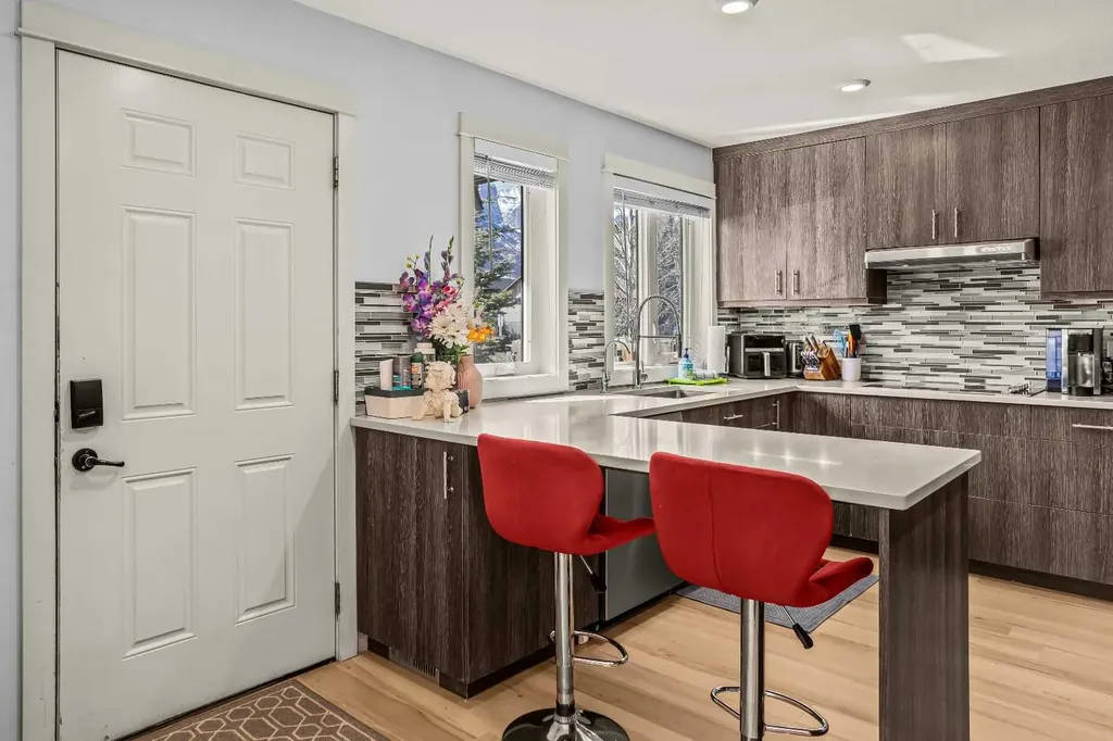 1406 2nd Avenue Canmore AB T1W 1M9