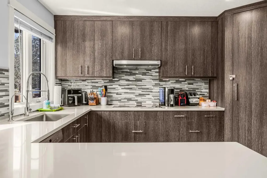 1406 2nd Avenue Canmore AB T1W 1M9