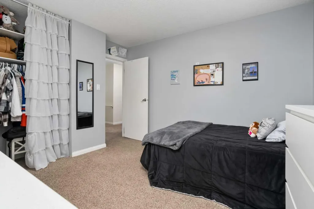 5410 47 Avenue W Forestburg AB T0B 1N0