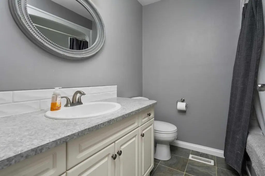 5410 47 Avenue W Forestburg AB T0B 1N0