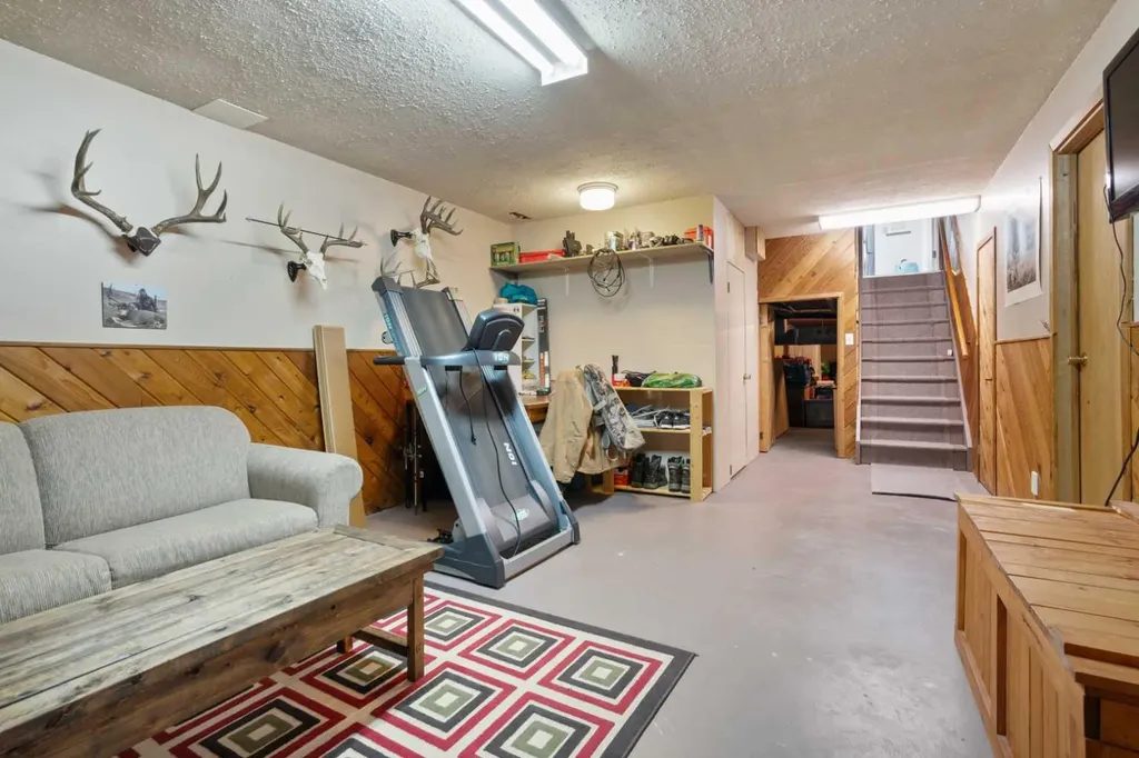 5410 47 Avenue W Forestburg AB T0B 1N0