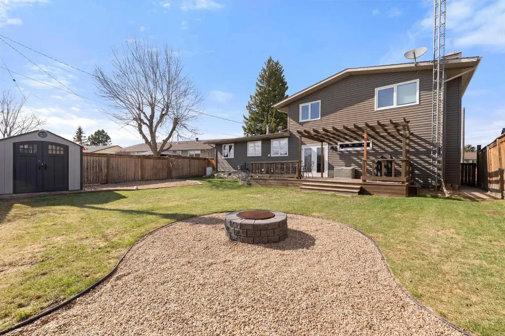 5410 47 Avenue W Forestburg AB T0B 1N0