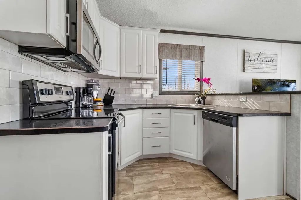 10046 Township Road 422 Rural Ponoka County AB T4J 1V9