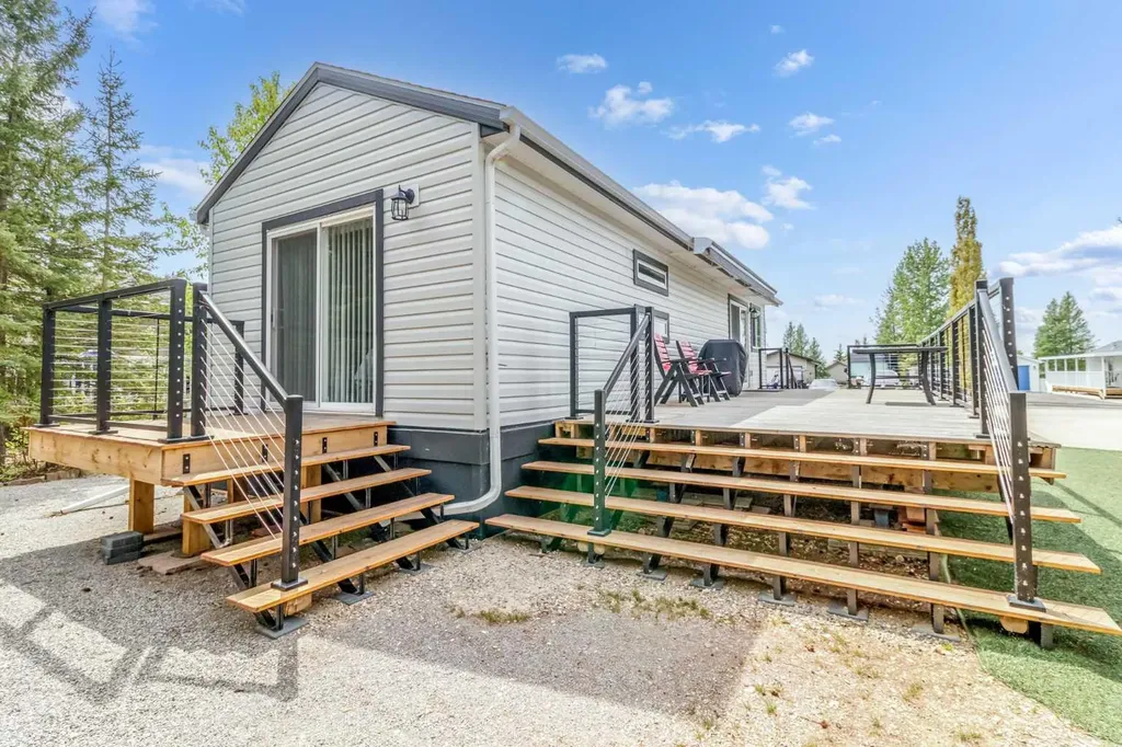 10046 Township Road 422 Rural Ponoka County AB T4J 1V9
