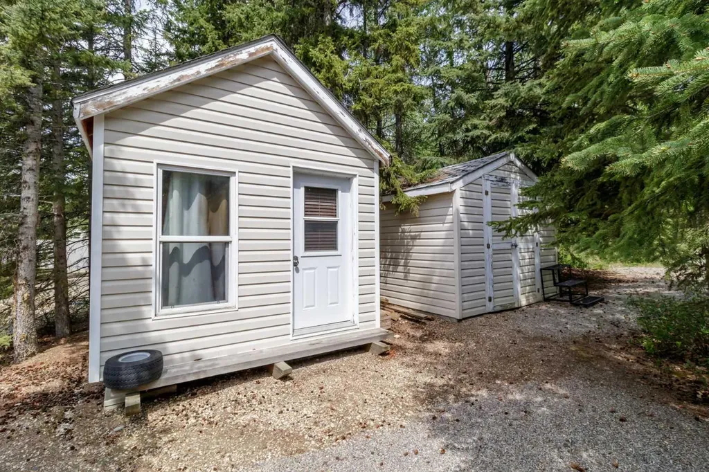 10046 Township Road 422 Rural Ponoka County AB T4J 1V9