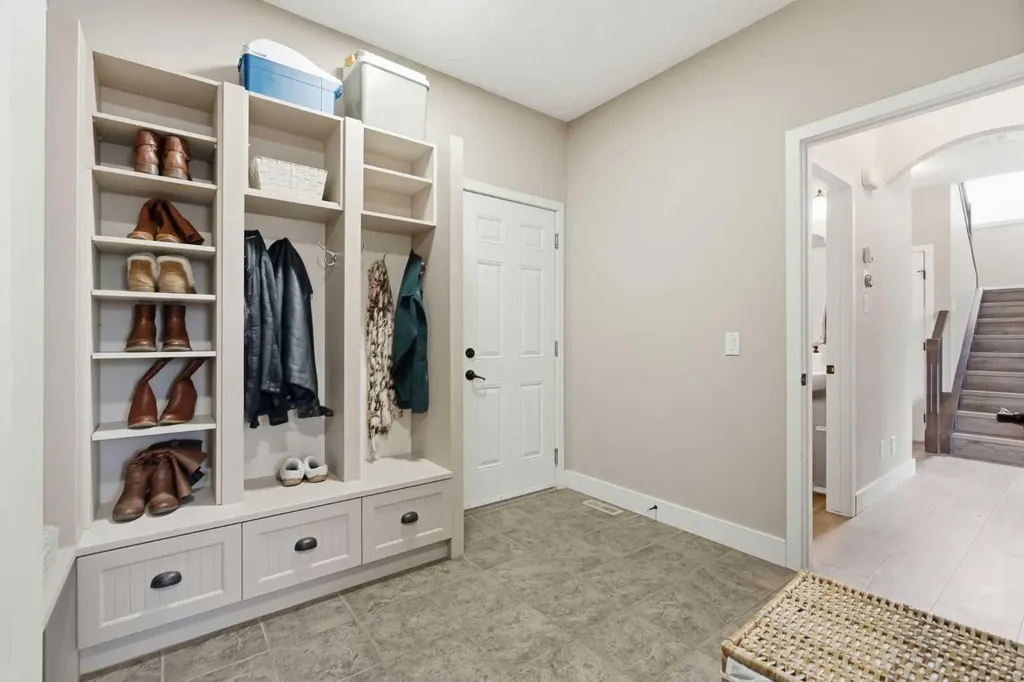 160 Crystal Green Drive SE Okotoks AB T1S 0C8