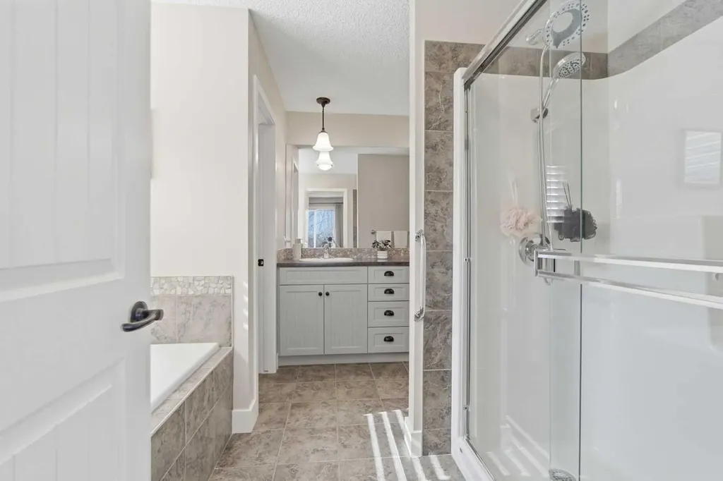 160 Crystal Green Drive SE Okotoks AB T1S 0C8
