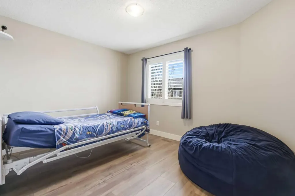 160 Crystal Green Drive SE Okotoks AB T1S 0C8