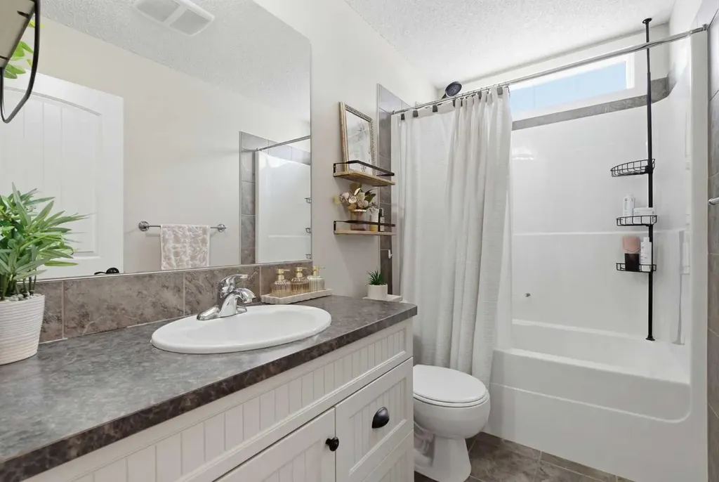 160 Crystal Green Drive SE Okotoks AB T1S 0C8