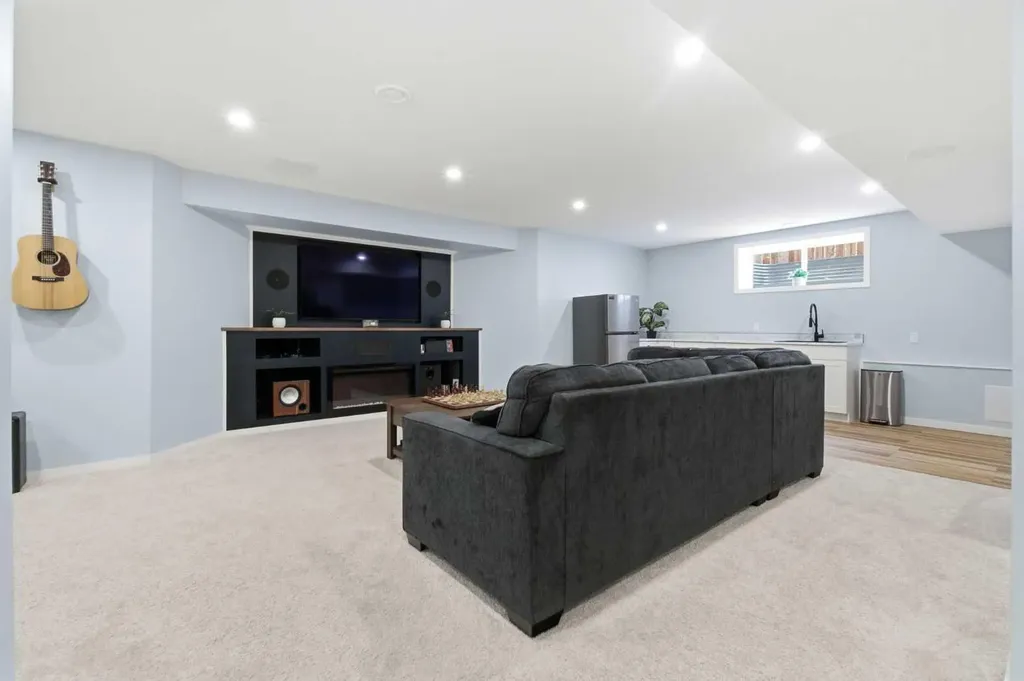 160 Crystal Green Drive SE Okotoks AB T1S 0C8