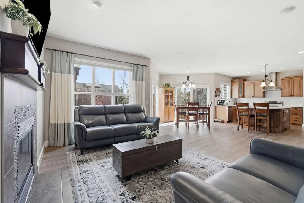 160 Crystal Green Drive SE Okotoks AB T1S 0C8