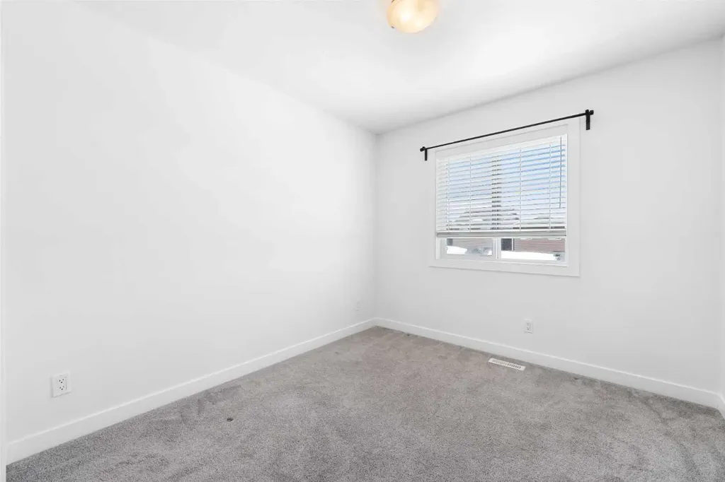 48 Ambleside Crescent NW Calgary AB T3P1S6