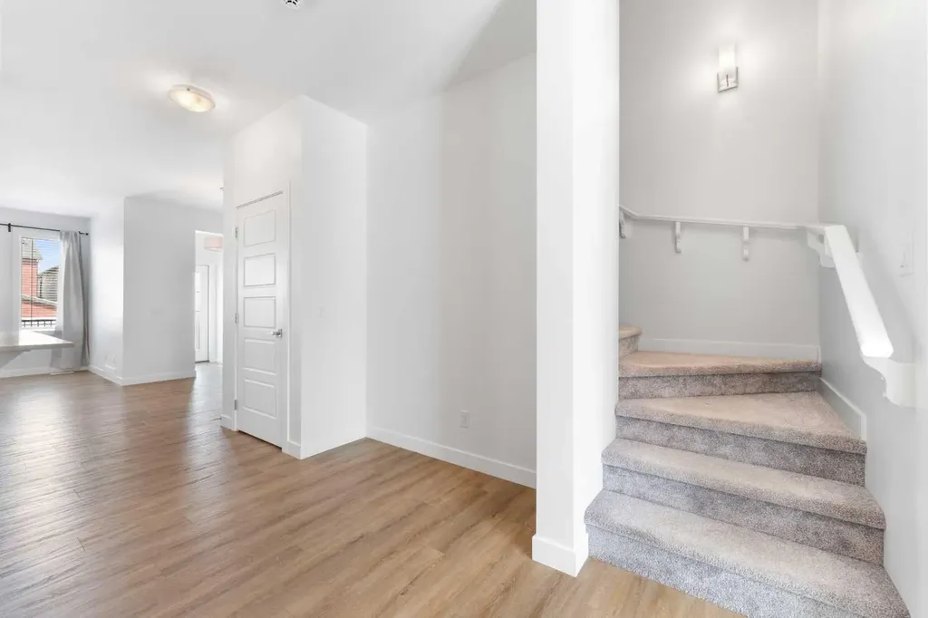 48 Ambleside Crescent NW Calgary AB T3P1S6