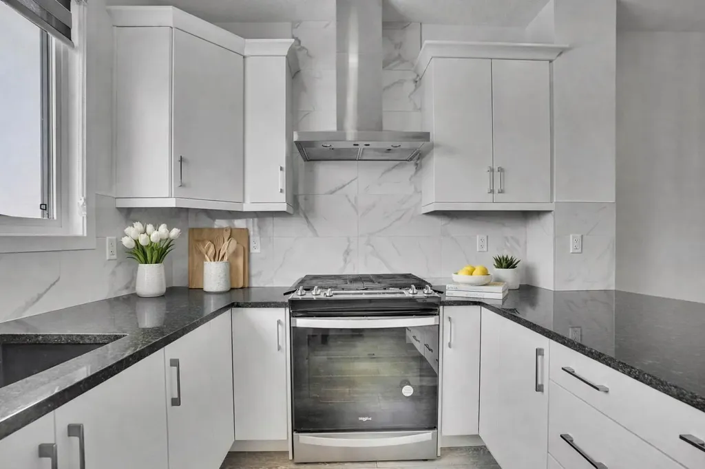 26 Amblehurst Path NW Calgary AB T3P1W8