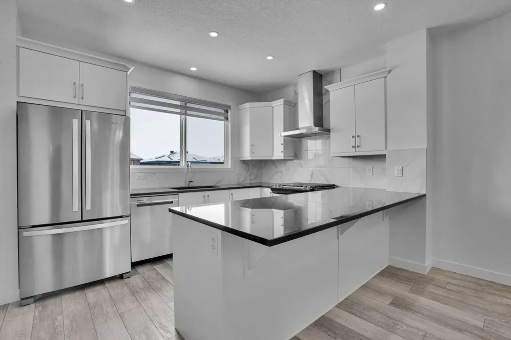 26 Amblehurst Path NW Calgary AB T3P1W8
