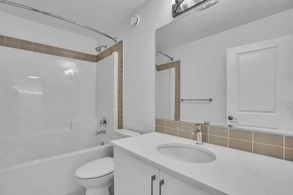 26 Amblehurst Path NW Calgary AB T3P1W8
