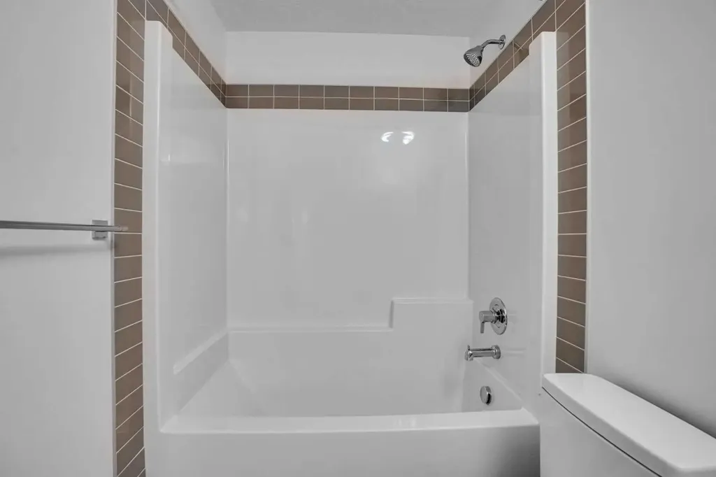 26 Amblehurst Path NW Calgary AB T3P1W8