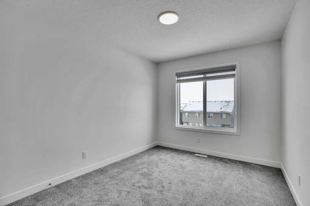 26 Amblehurst Path NW Calgary AB T3P1W8