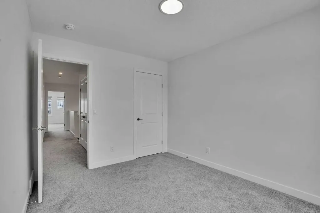 26 Amblehurst Path NW Calgary AB T3P1W8